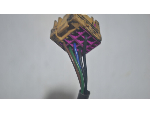 Зеркало электрическое Skoda Fabia Mk1 (6Y) 1999 - 2007 года