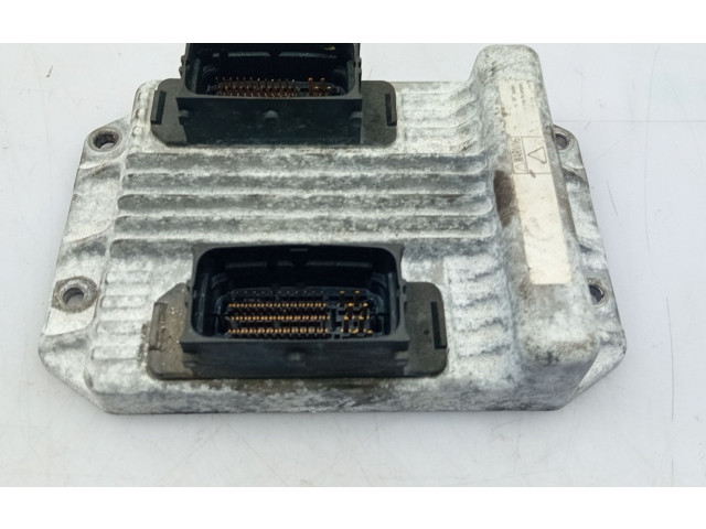 Блок управления двигателя Opel Combo C