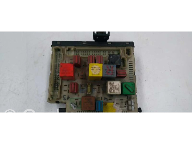 Блок предохранителей 97AG14A073EB Ford Escort