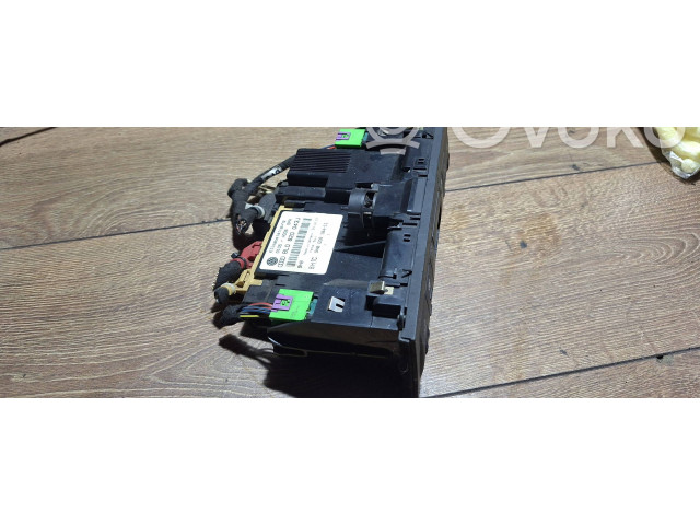Блок управления климат-контролем 8l0820043j   Audi A3 S3 8P