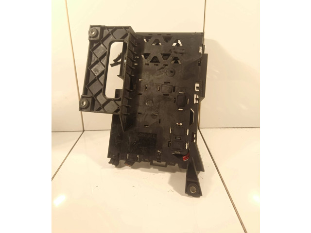 Pojistková skříňka 7L0937548C Audi Q7 4L 2008