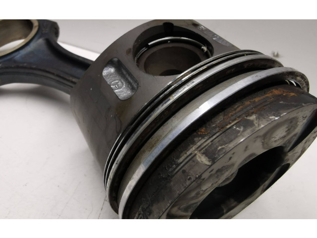 Píst A6460300517, 6460300517 Mercedes-Benz C W204 646.811