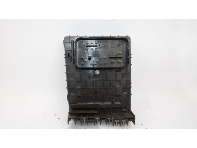 Блок предохранителей 1K0937125A Volkswagen Jetta V