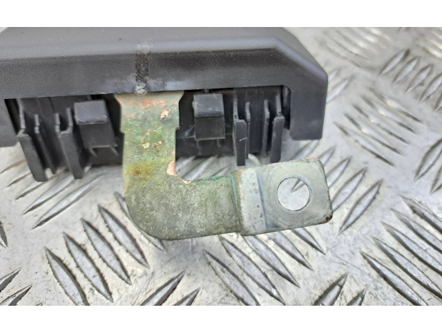 Pojistková skříňka 13302322 Opel Zafira C 2013