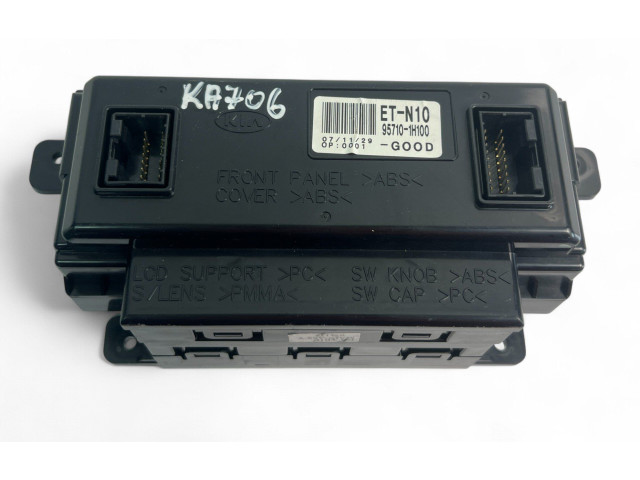 Дисплей    957101H100   KIA Ceed