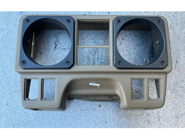 Přístrojová deska Mitsubishi Pajero 1989 MB736275