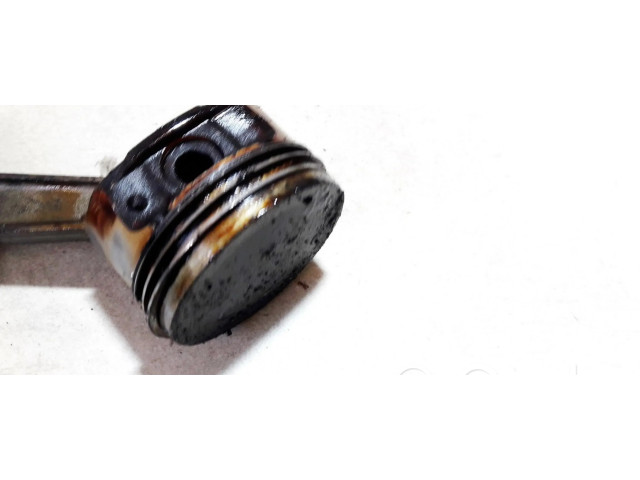 Píst Citroen Xsara pro benzínový motor 1.6