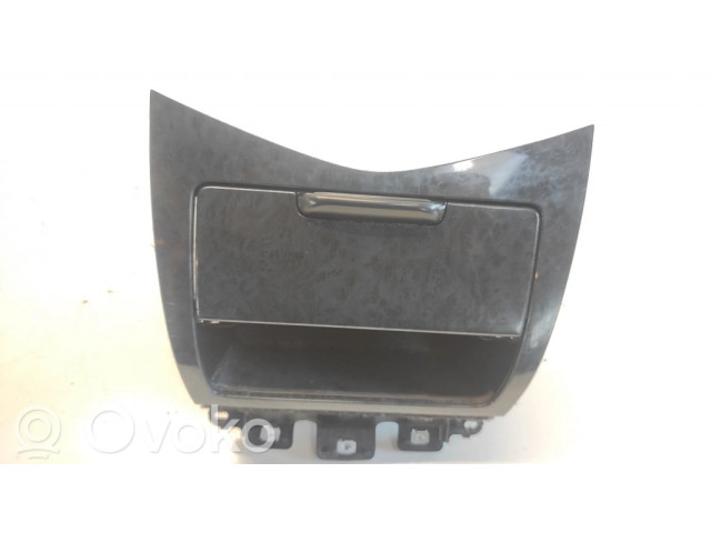 Другая деталь салона