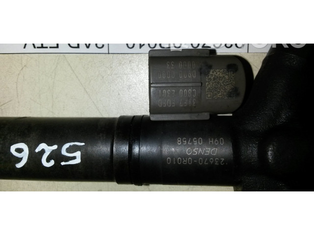 Форсунка 236700R010, 23670ORO10 Toyota Avensis T250 для дизельного двигателя 2.2