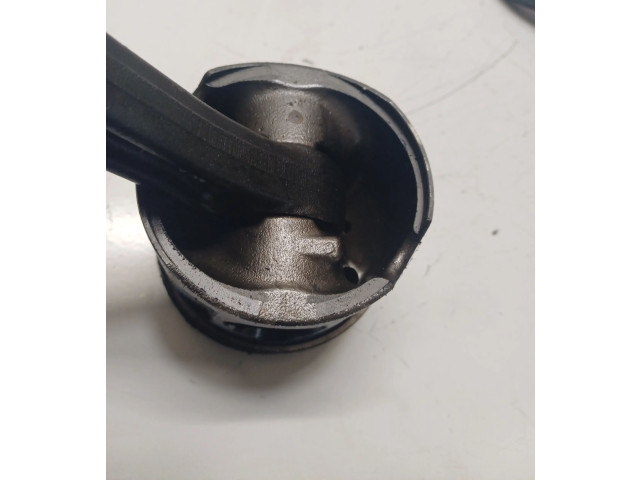 Píst 8370 Mercedes-Benz E W211