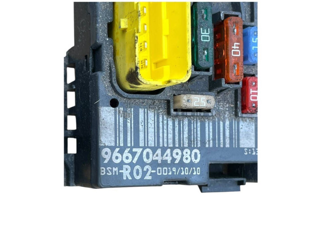 Pojistková skříňka 9667044980 Peugeot 3008 2011