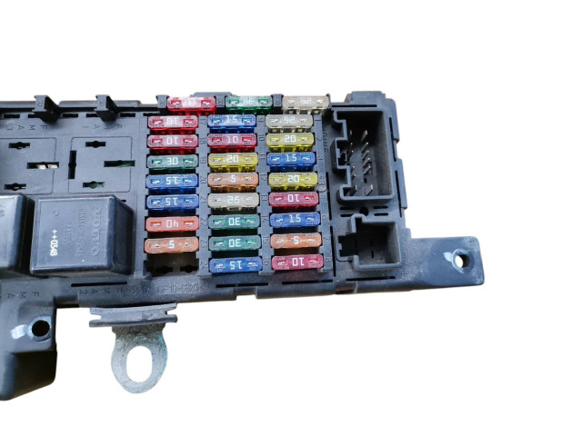 Блок предохранителей 8678449, 518827019 Volvo S80