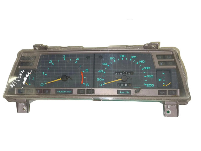Панель приборов Nissan Laurel