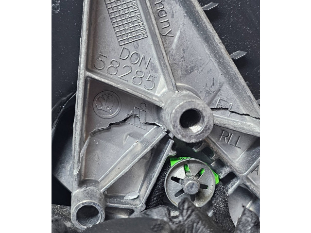 Зеркало электрическое Skoda Octavia Mk3 (5E) 2013 - 2019 года