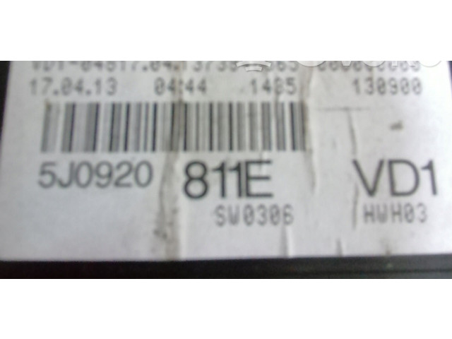 Панель приборов 5J0920811E   Skoda Fabia Mk2 (5J)       