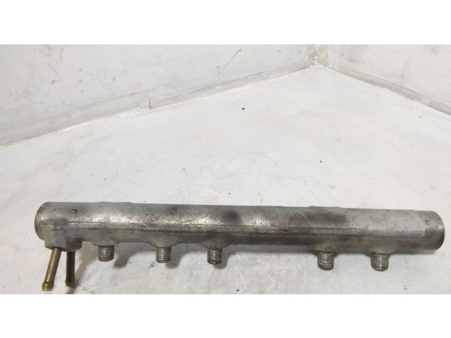 Топливная рампа 0445214032, 1077800141   Toyota Yaris 1.4 