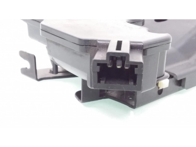 Замок задней крышки