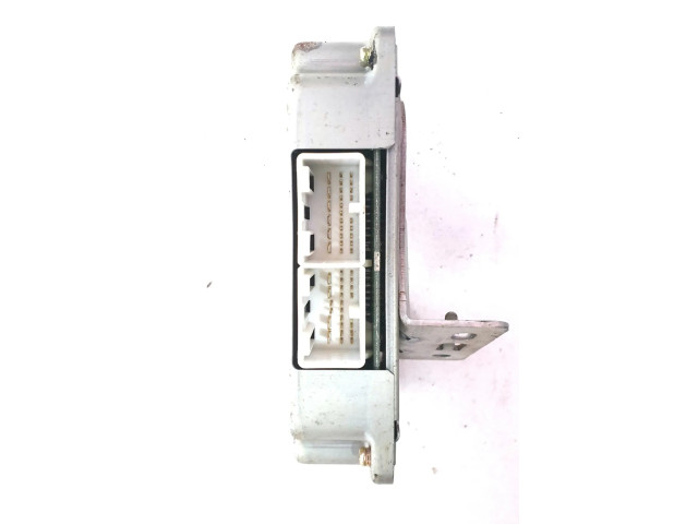 Блок управления коробкой передач 33084EA302   Nissan Navara