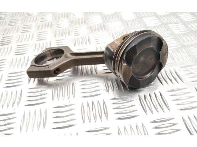 Píst 7624409, 7624408 BMW 5 GT F07 N55B30A