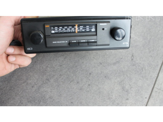 Радио/ проигрыватель CD/DVD / навигация