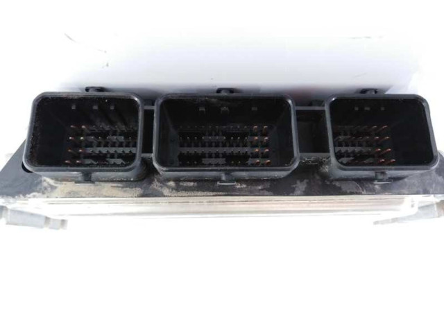 Блок управления двигателя 9664843780, 0281013872   Peugeot Partner