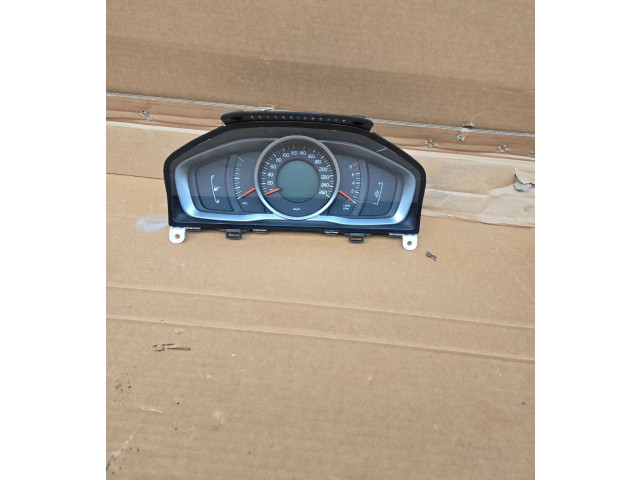 Панель приборов 31327745   Volvo V70       