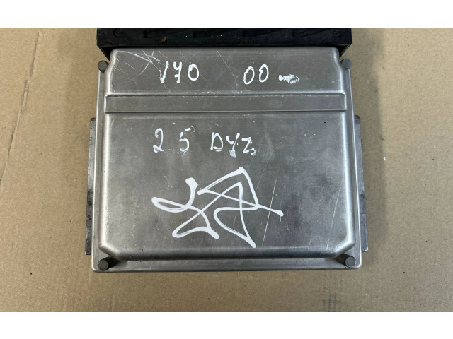 Блок управления двигателя 0281001776, 28SA4018 Volvo V70