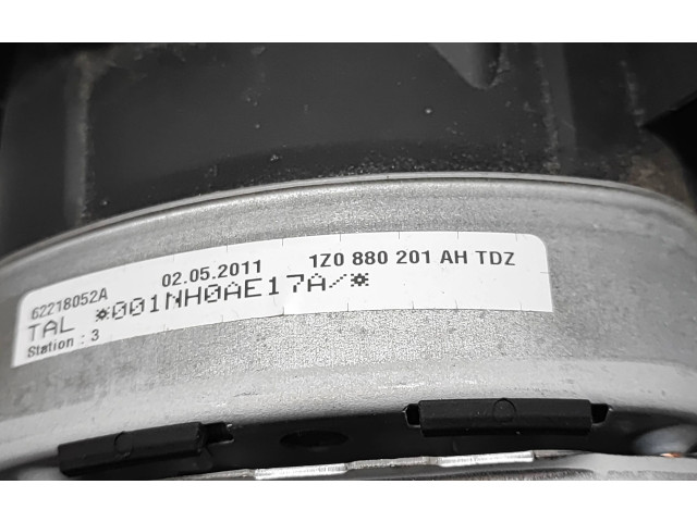 Подушка безопасности водителя 1Z0880201AH, 001NH0AE17A   Skoda Yeti (5L)