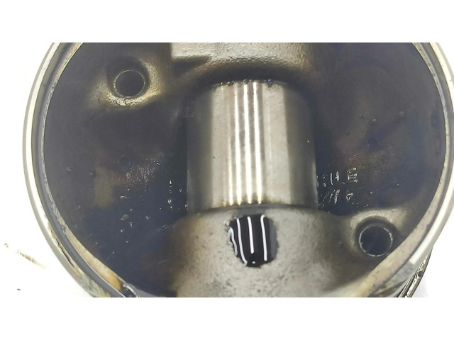 Píst 11257812549, 1111AA BMW 7 G11 G12 pro naftový motor 2.0