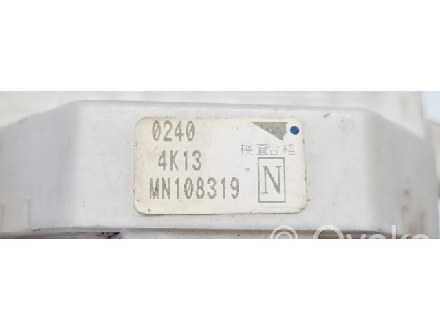 Комплект блоков управления MR951770, MM0038001 Mitsubishi Colt