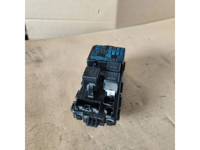 Блок предохранителей MR228760, 2323006072 Mitsubishi Colt