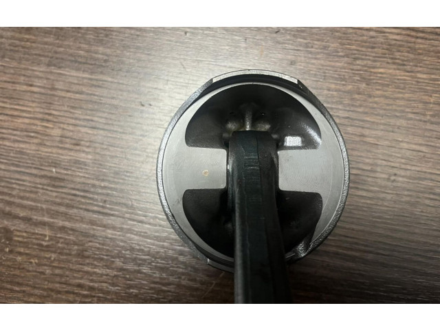 Píst 6460300717, 6460300717 Mercedes-Benz Vito Viano W639 OM646.982