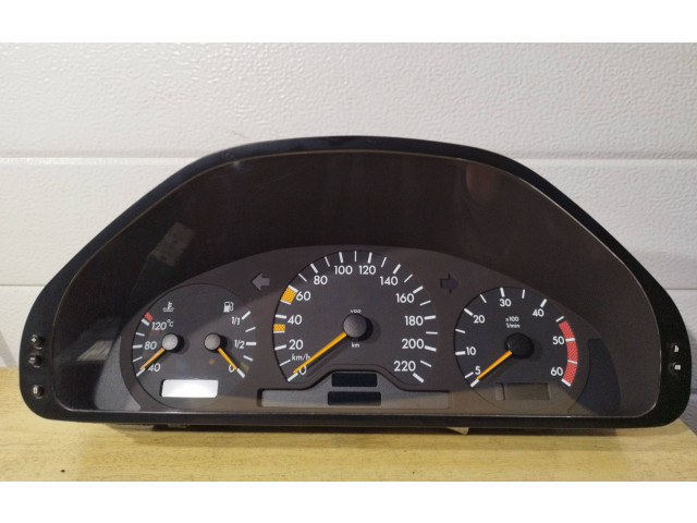 Přístrojová deska Mercedes-Benz C W202 2000 A2024403411, 110080064002