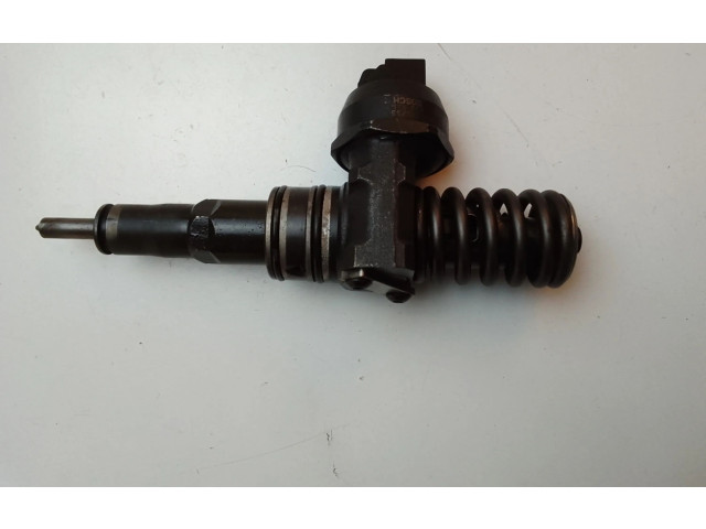 Форсунка 038130073AG    Volkswagen Jetta V  BKC,BLS,BXE 