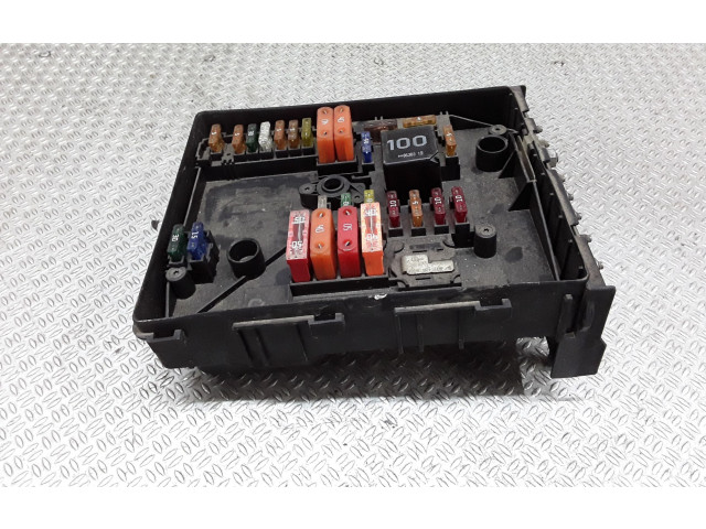 Pojistková skříňka 1K0937125A Volkswagen Caddy 2005