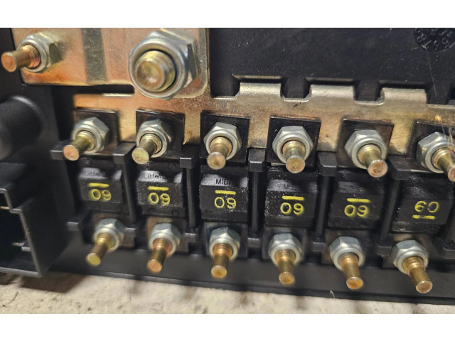 Блок предохранителей  9452993, 518323118   Volvo V70    