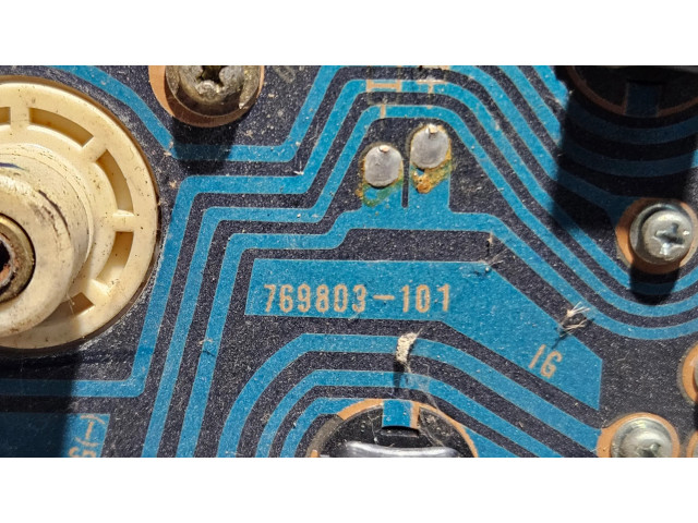 Přístrojová deska Mazda 323 1988 769803101