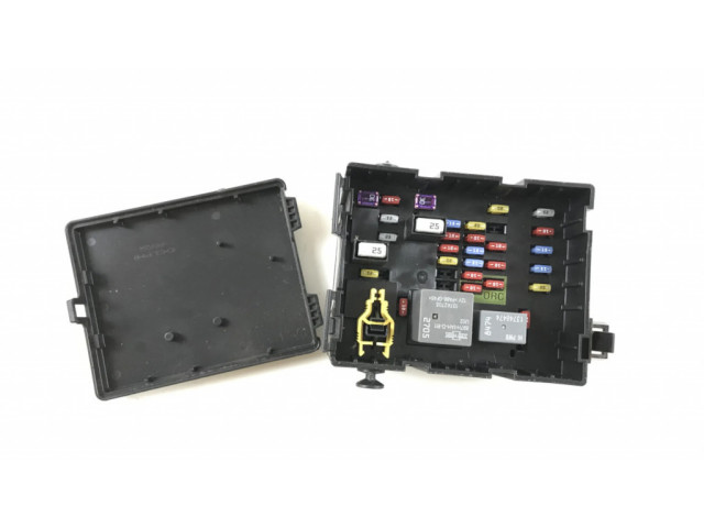 Pojistková skříňka 68068355AD, 72033R Dodge Journey 2012