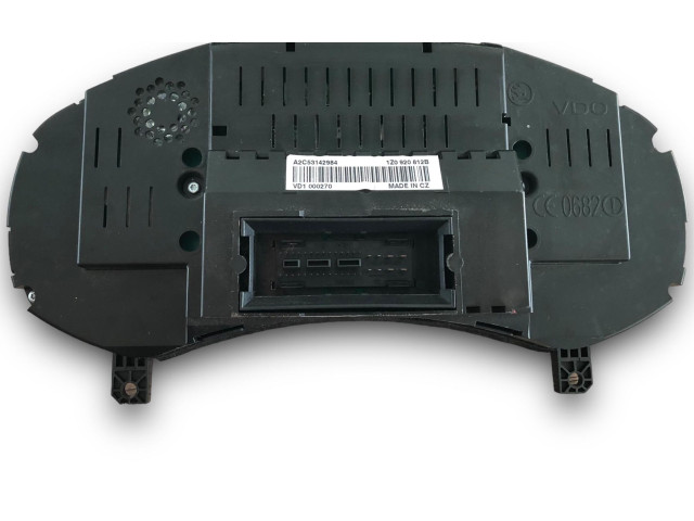 Панель приборов 1Z0920812B   Skoda Octavia Mk2 (1Z)       