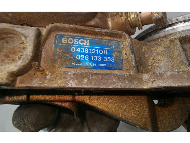 Топливная рампа 0438121011, 026133353 Audi 80 90 B3