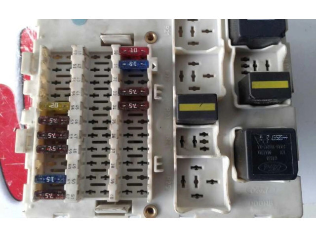 Блок предохранителей 518774104   Ford Transit -  Tourneo Connect    