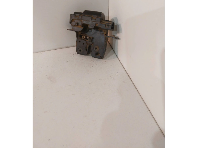 Замок багажника 8200497798B Renault Kangoo II 2008 - 2014 года