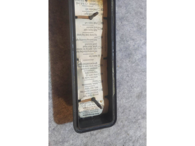 Pojistková skříňka Mercedes-Benz COMPAKT W115 1973