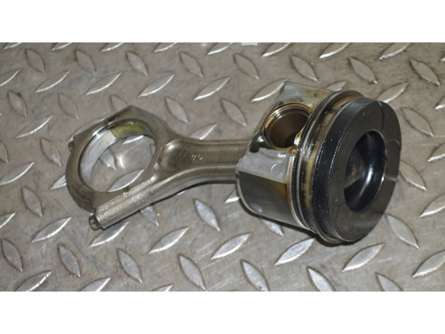 Píst Subaru Outback EE20Z