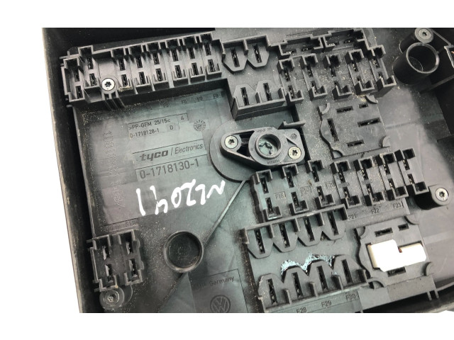 Блок предохранителей 1K0937125A, NL2041 Volkswagen Caddy