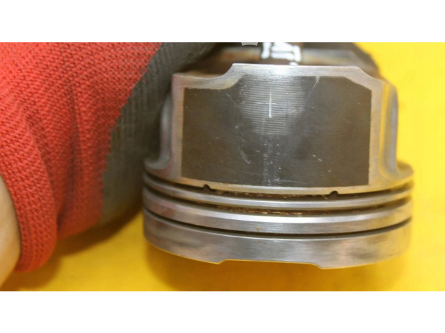 Píst 81P27   Seat Leon (1M)     