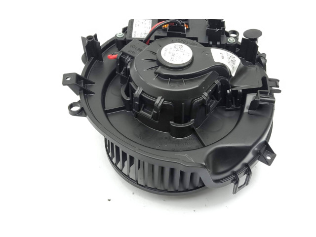 Вентилятор печки 5Q0907521F, 5WC819015 Skoda Octavia Mk4