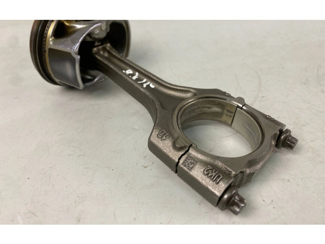 Píst 02606LJ1, 4202606LJ1 Audi A3 S3 8V DNUE