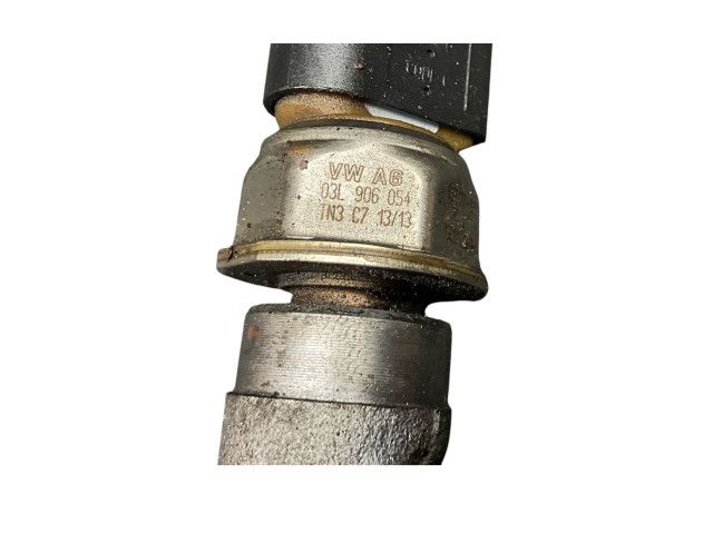 Топливная рампа 03L906054, 03L130089P   Skoda Octavia Mk2 (1Z)   для двигателя BXE