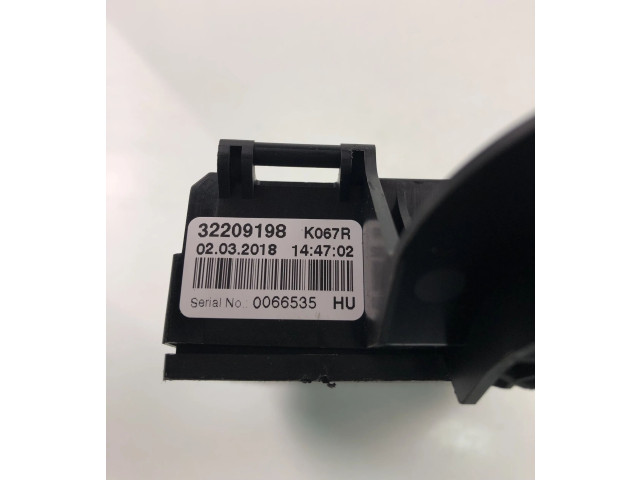 Блок предохранителей 32209198 Volvo XC90